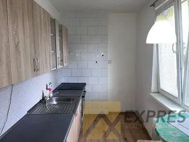 Na predaj 2-izbový byt, 48 m², Handlová, blízko centra mesta