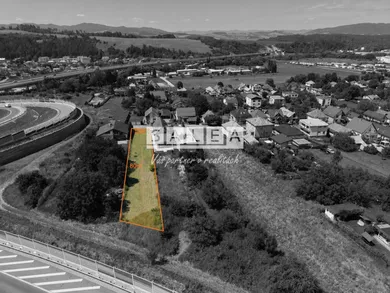 Na predaj pozemok, 800 m², Žilina, Na Záchrastí