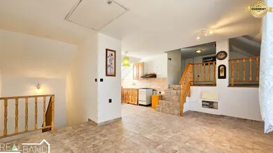 Na predaj 15-izbový dom, 422 m², Galanta