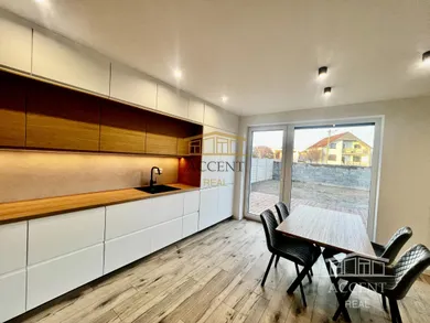 Domy na sprzedaż, 4-pokojowe, Kráľová pri Senci · €295 000