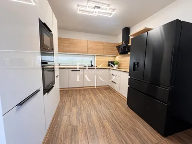 Na predaj 4-izbový dom, 162 m², Dulova Ves, -