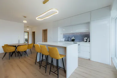 Na predaj 4-izbový byt, 126 m², Oravské Veselé