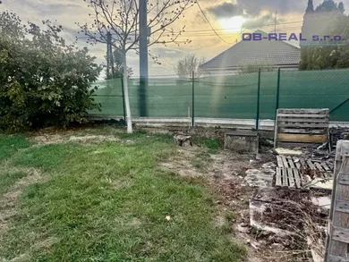 Na predaj pozemok, 993 m², Váhovce, vedlajšia