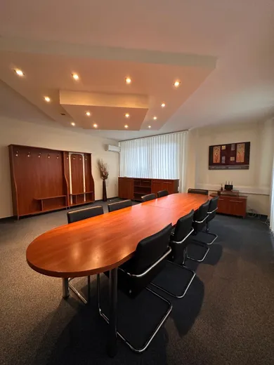 Обʼєкти в оренду, Bratislava-Petržalka · €8