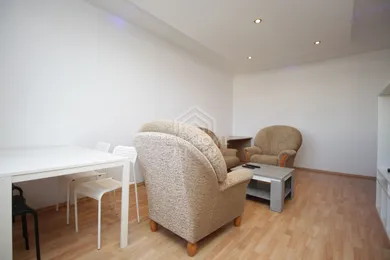 Na prenájom 2-izbový byt, 57 m², Bratislava-Petržalka