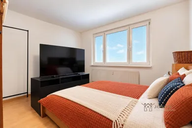 Na predaj 3-izbový byt, 65 m², Bratislava-Devínska Nová Ves