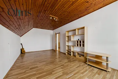 Na predaj 4-izbový dom, 218 m², Jakubov