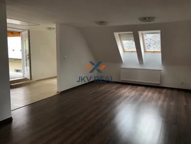 Na prenájom 3-izbový byt, 115 m², Považská Bystrica, Považská Teplá