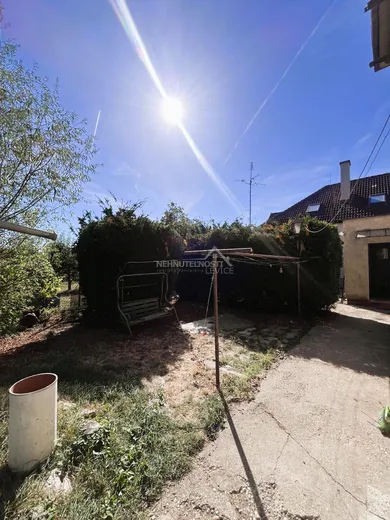 Na predaj 3-izbový dom, 323 m², Levice