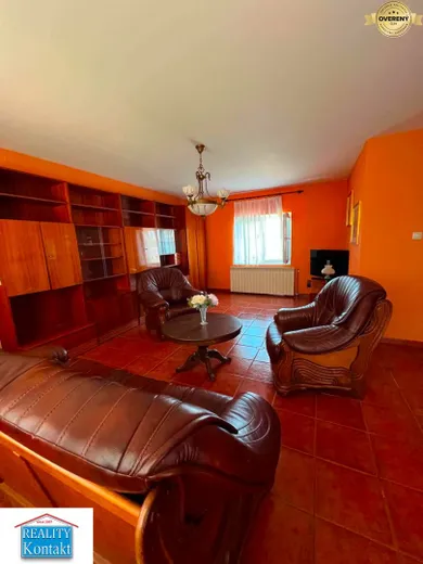 Na predaj 6-izbový dom, 190 m², Šurany, Cintorínska