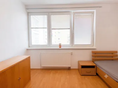 Na prenájom 5-izbový byt, 120 m², Bratislava-Dúbravka