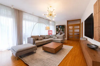 Na prenájom 3-izbový byt, 186 m², Bratislava-Staré Mesto