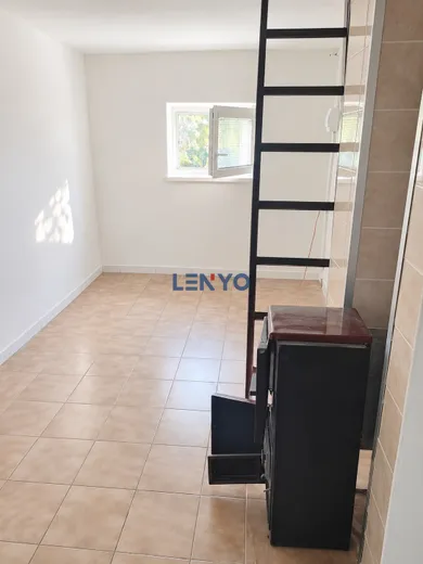 Na predaj rekreačný dom, 57 m², Kráľová nad Váhom