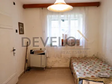 Na predaj 1-izbový dom, 250 m², Plavecký Mikuláš