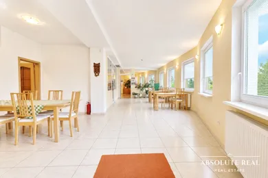 Komerčné priestory na prenájom, Bratislava-Petržalka · €1 200