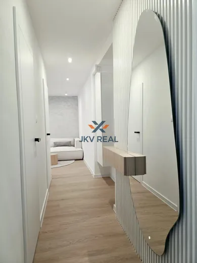 Na predaj 2-izbový byt, 54 m², Banská Bystrica