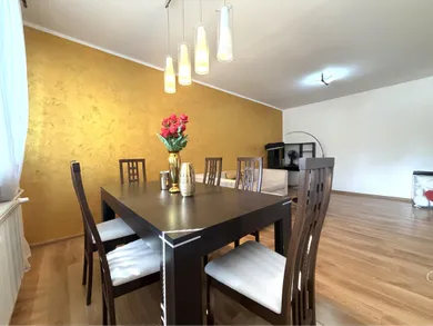 Na predaj 2-izbový byt, 59 m², Trnava, Vladimíra Clementisa