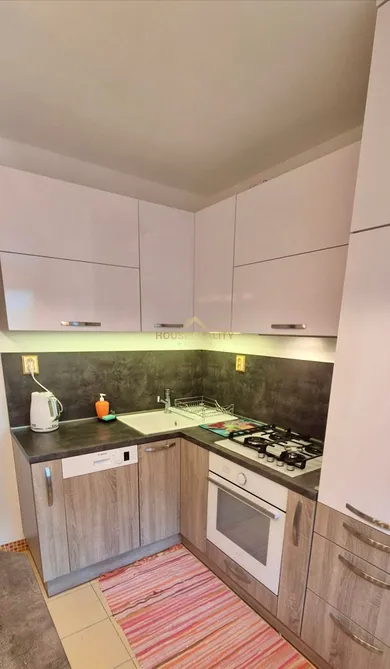 Na prenájom 3-izbový byt, 62 m², Bratislava-Petržalka, Osuského