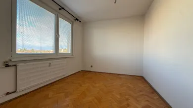 Na predaj 3-izbový byt, 67 m², Levice