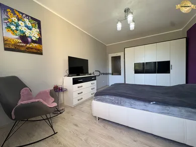 Na predaj 3-izbový byt, 82 m², Levice
