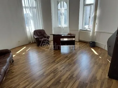 Na prenájom komerčné, 105 m², Bratislava-Staré Mesto