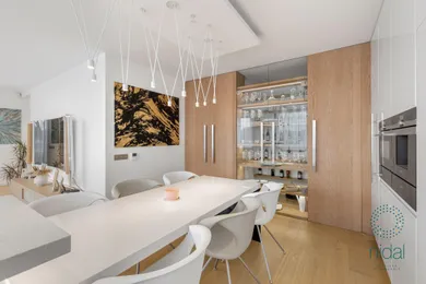 Na predaj 4-izbový byt, 124 m², Bratislava-Petržalka, Žltá