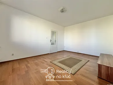 Na predaj 1-izbový byt, 38 m², Nové Zámky, Nábrežná