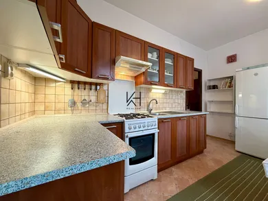 Na predaj 3-izbový byt, 72 m², Považská Bystrica, SNP