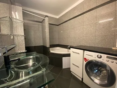Na prenájom 2-izbový byt, 64 m², Bratislava-Nové Mesto, Tupého