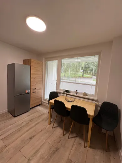 Na prenájom 2-izbový byt, 62 m², Dubnica nad Váhom, Pod Hájom