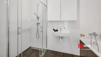 Na prenájom 3-izbový byt, 75 m², Slovenský Grob, Okružná