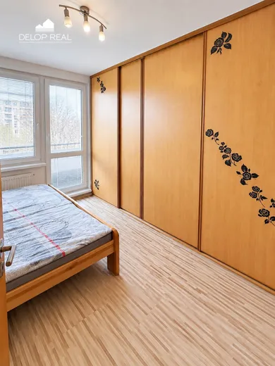 Na predaj 3-izbový byt, 72 m², Nové Zámky, Komárňanská