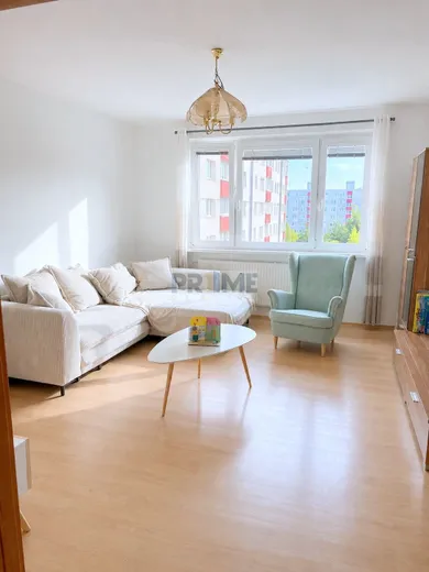 Mieszkania na wynajem, 3-pokojowe, Bratislava-Petržalka · €725