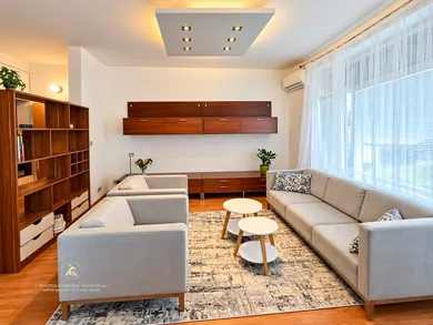 Apartments for rent, 3-room in Bratislava-Nové Mesto · €1,000