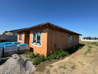 Na predaj 4-izbový dom, 112 m², Sereď