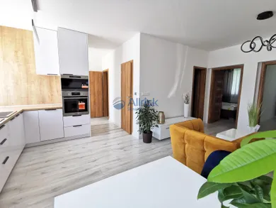 Na prenájom 3-izbový dom, 140 m², Šaľa, Družstevná