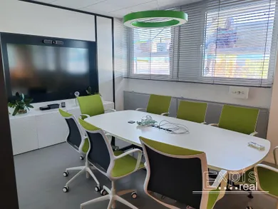 Na prenájom komerčné, 15 m², Bratislava-Dúbravka, Polianky