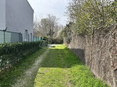 Na predaj pozemok, 256 m², Bratislava-Ružinov, Bočná