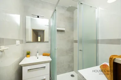 Na predaj 2-izbový byt, 77 m², Bratislava-Karlova Ves, Pod Rovnicami