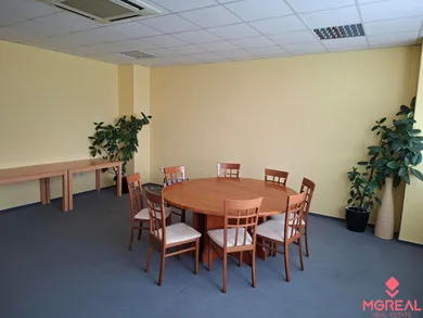 Commercial Properties for rent in Bratislava-Dúbravka · €260