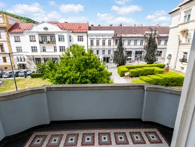 Квартири в оренду, 3-кімнатні, Banská Bystrica · €890