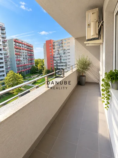 Na prenájom 3-izbový byt, 85 m², Bratislava-Nové Mesto, Tomášikova