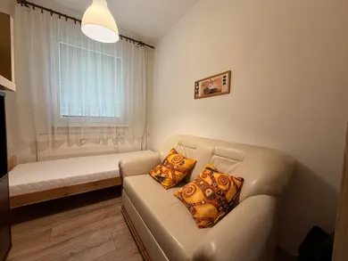 Na prenájom 3-izbový byt, 61 m², Levice, Ul. K. Marxa