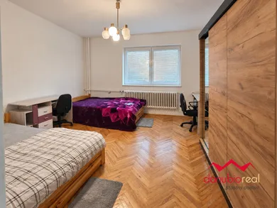 Na predaj 8-izbový dom, 300 m², Veľké Kosihy