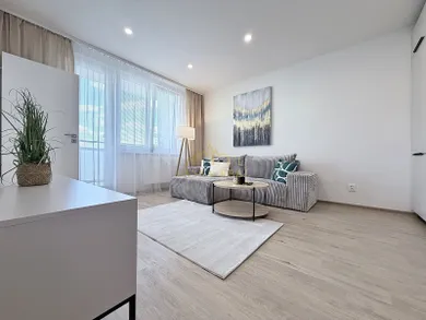 Na prenájom 2-izbový byt, 38 m², Košice-Juh, Južná trieda