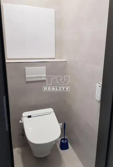 Na predaj 2-izbový byt, 56 m², Košice-Dargovských hrdinov