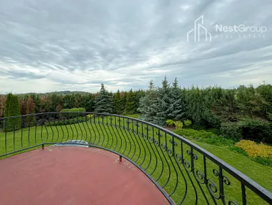 Na predaj 6-izbový dom, 270 m², Levice