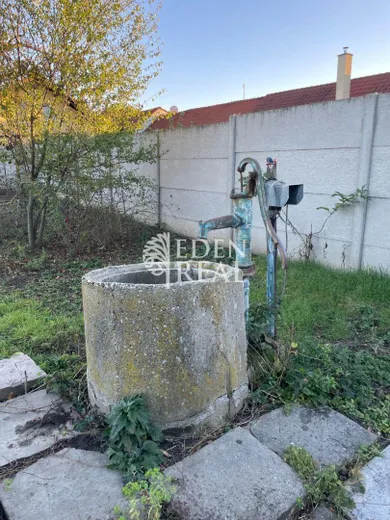 Na predaj pozemok, Kráľová pri Senci