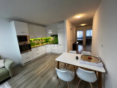 Na prenájom 3-izbový byt, 91 m², Trnava, Ulica Veterná