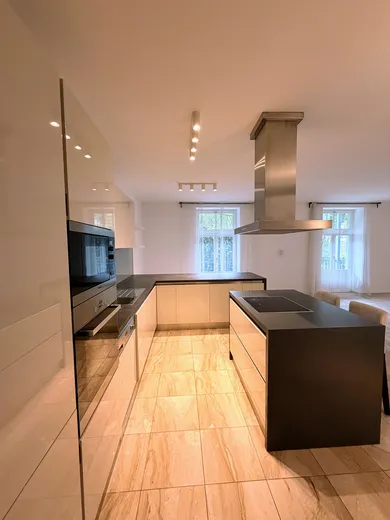 Na prenájom 4-izbový byt, 180 m², Bratislava-Staré Mesto, Hlboká cesta